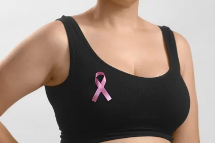 breast cancer symptoms in hindi, breast cancer awareness in hindi, breast cancer in hindi, breast cancer ke lakshan,