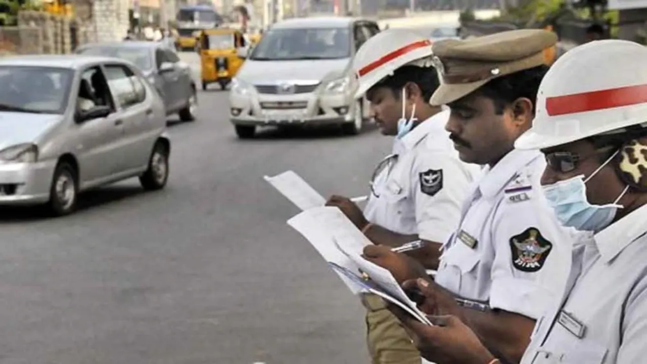 traffic police challan, discount on traffic challan, discount on traffic challans in telangana, traffic challan rules,