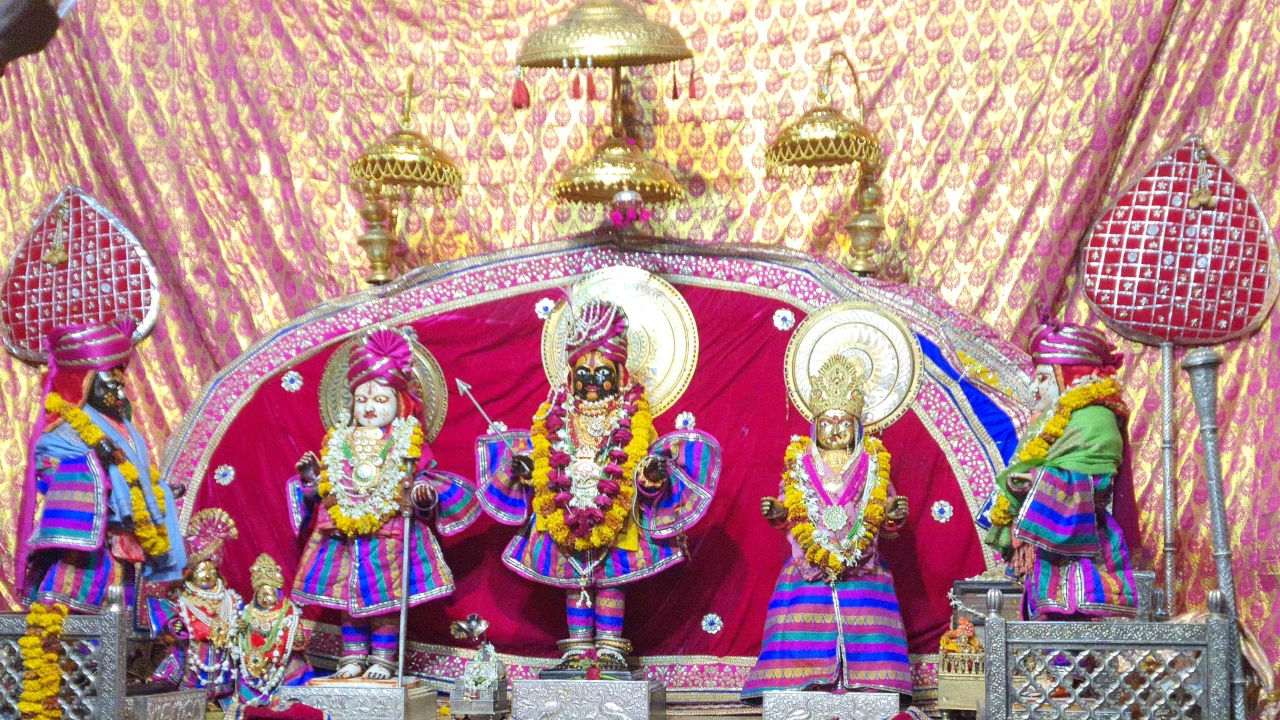 Shri Ramchandra Ji Mandir, chandpole jaipur rajasthan, shri ram mandir, shri ram mandir photo, shri ram photo, shri ram mandir murti, ram mandir murti sthapna, ram mandir murti ki visheshta, ram mandir jaipur, ram mandir jaipur rajasthan, ram mandir chandpole jaipur rajasthan, ram mandir facts