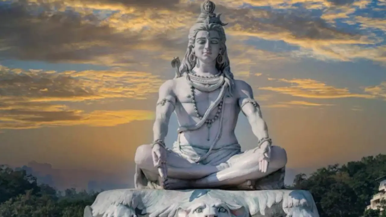 somvar upay, Chant Shiva Mantra, Lord Shiva Mantra, Somvar Shiv Mantra chant, शिव मंत्र, भगवान शिव की आराधना, Chant Shiva Mantra, Lord Shiva Mantra, Somvar Upay, Lord Shiva, Lord Shiva Mantra, Somwar Sham Ke Upay, सोमवार को किस मंत्र का जाप, ऐसे करें सोमवार की पूजा, इन चीजों का करें दान, सोमवार का व्रत कैसे करें